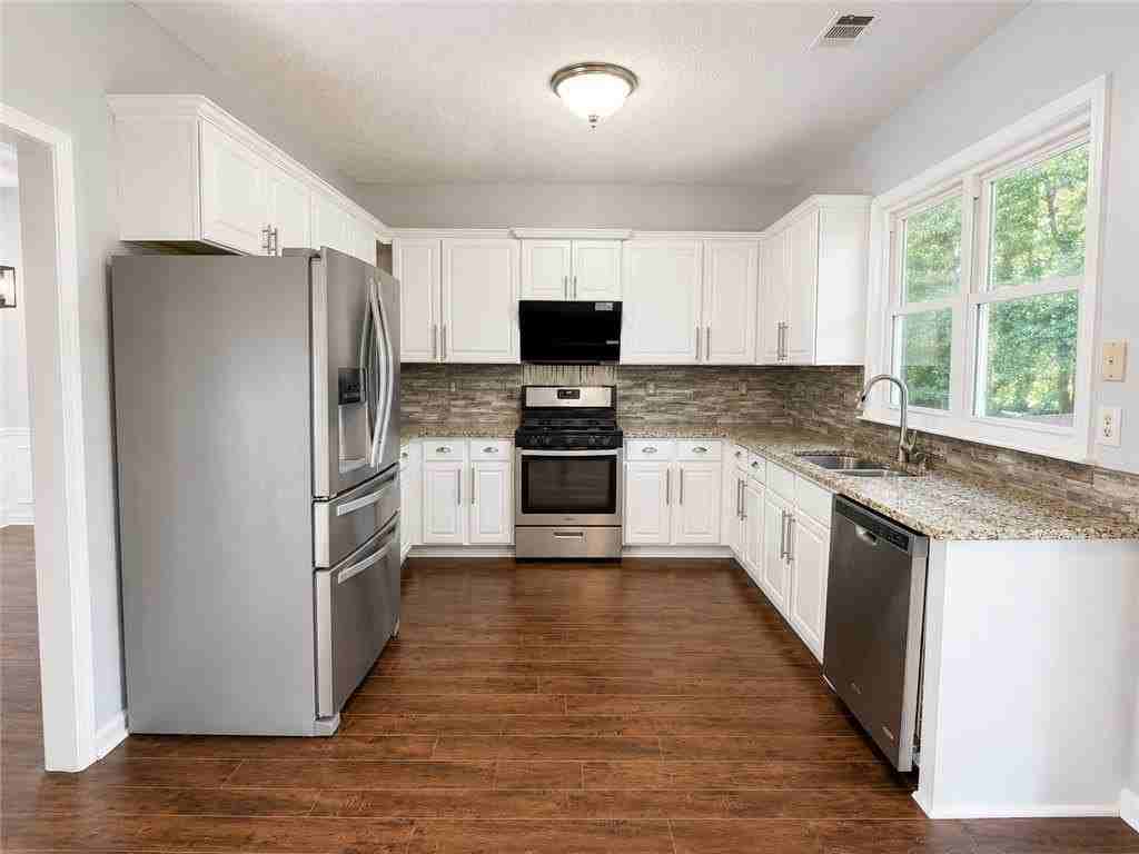 535 Arncliffe Ct - Photo 5 of 25