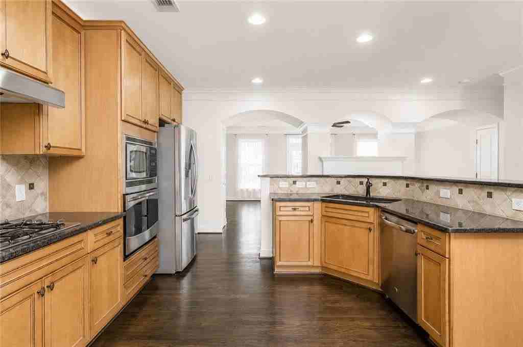 9034 Woodland Trl - Photo 7 of 29