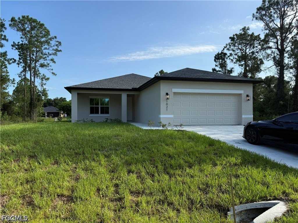 1021 Alcalde St E - Photo 2 of 28