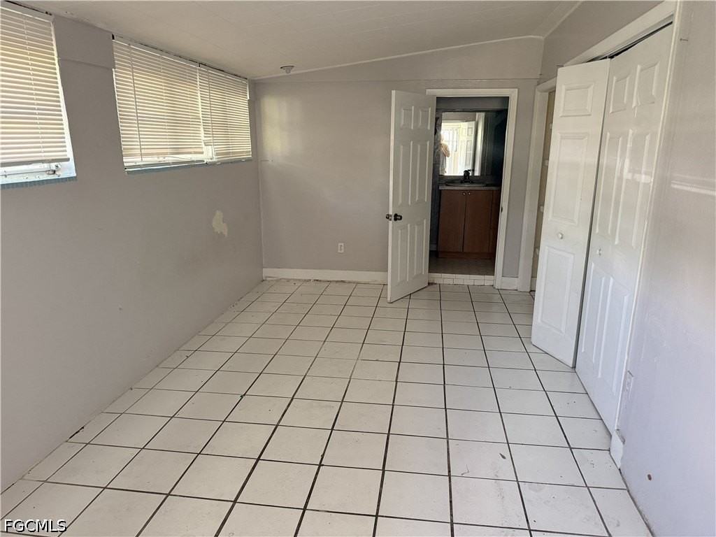 3955 Seminole Ave - Photo 4 of 16