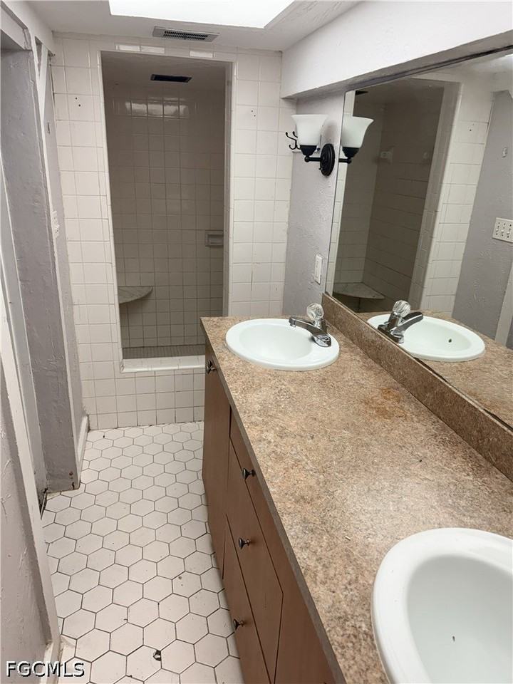 3955 Seminole Ave - Photo 5 of 16