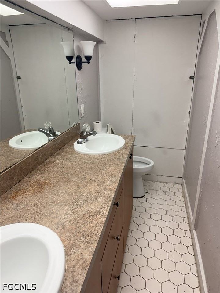 3955 Seminole Ave - Photo 6 of 16