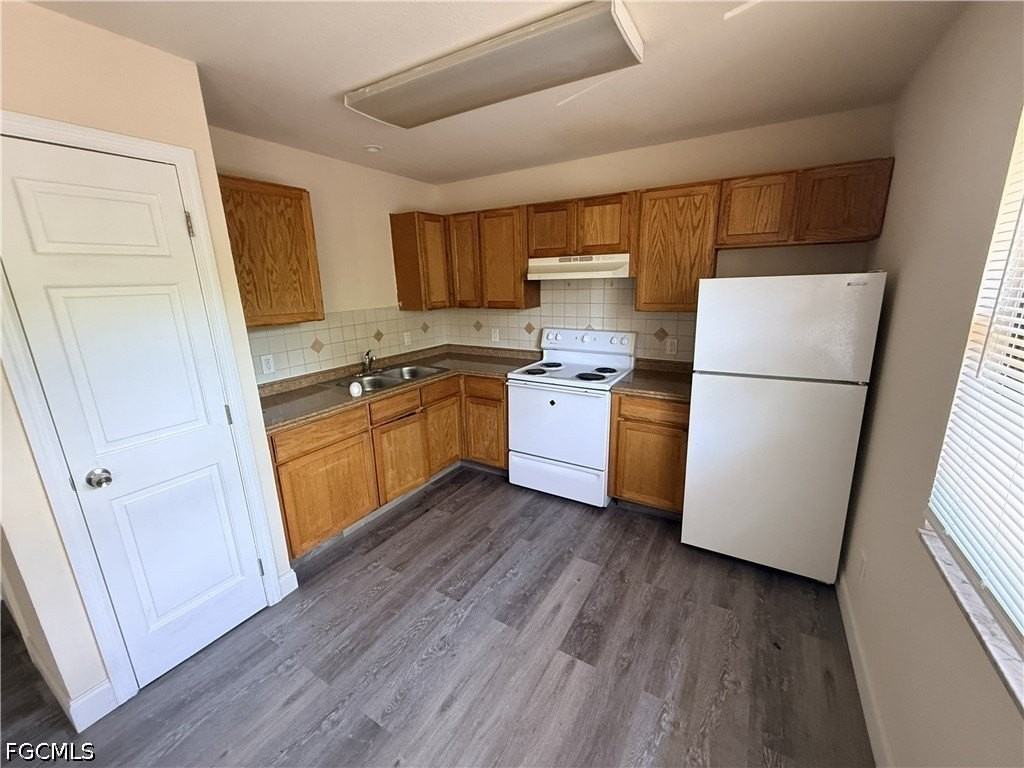 3555 Seminole Ave - Photo 3 of 7