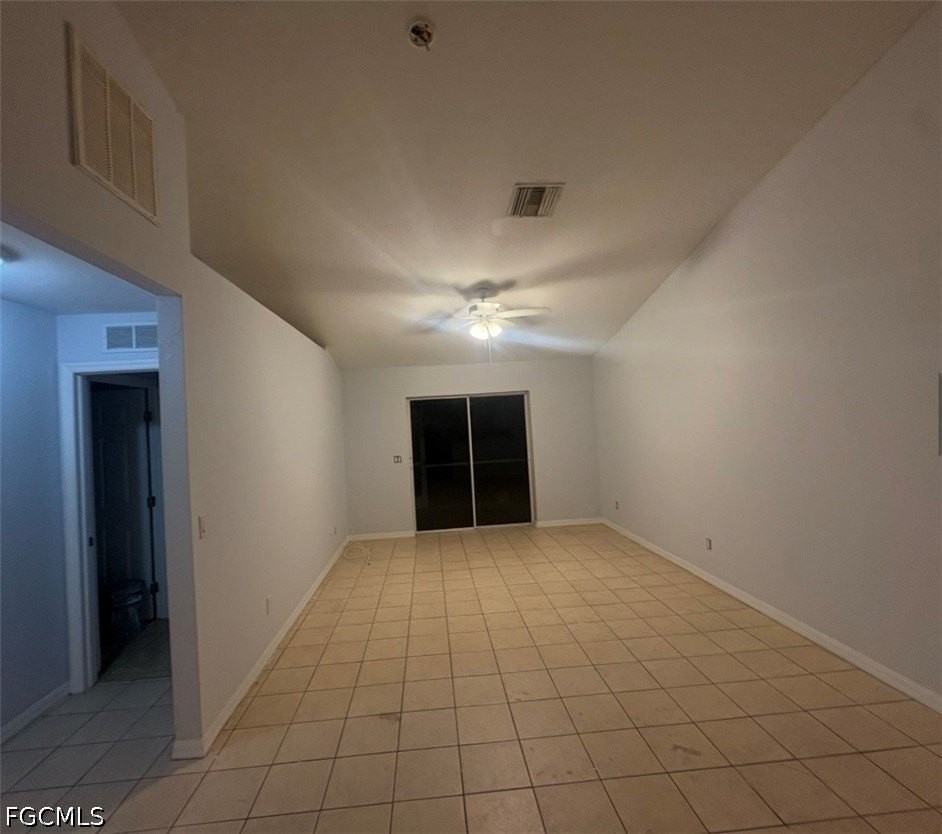 1002 W 12th St - Photo 3 of 10