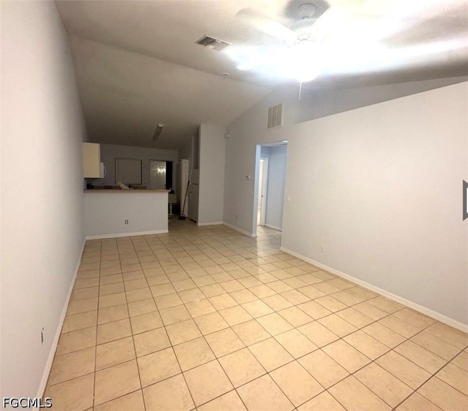 1002 W 12th St - Photo 4 of 10