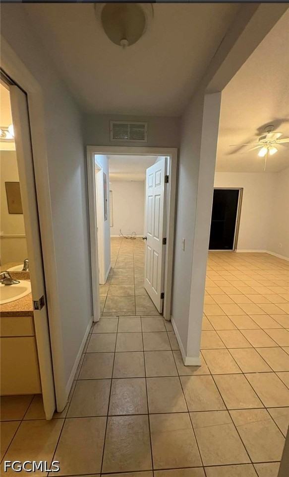 1002 W 12th St - Photo 5 of 10