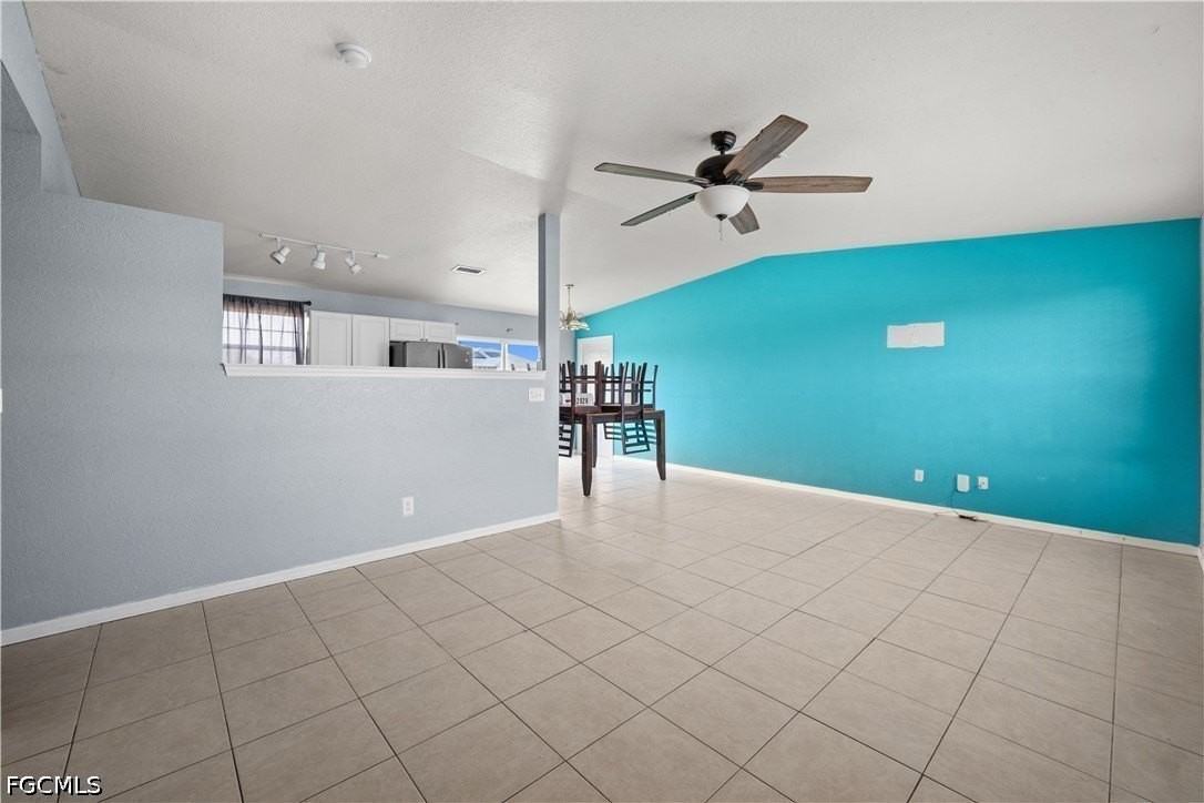 2028 Ne 17th Pl - Photo 2 of 16