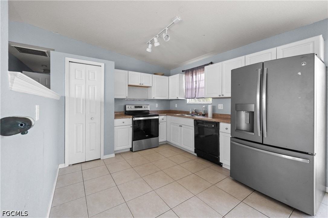 2028 Ne 17th Pl - Photo 5 of 16