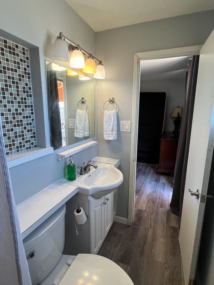 N 38th St - Photo 4 of 18
