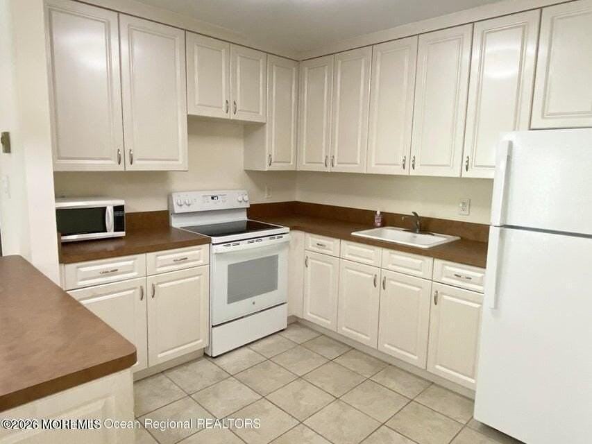 118 Amberly Dr Unit D - Photo 3 of 13