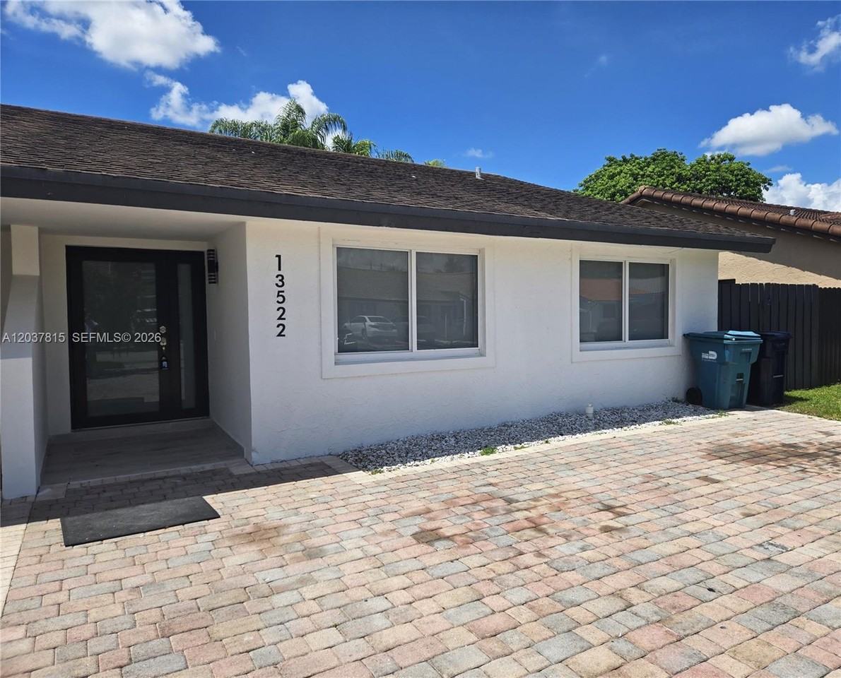 13520 Sw 64th Ct - Photo 2 of 8