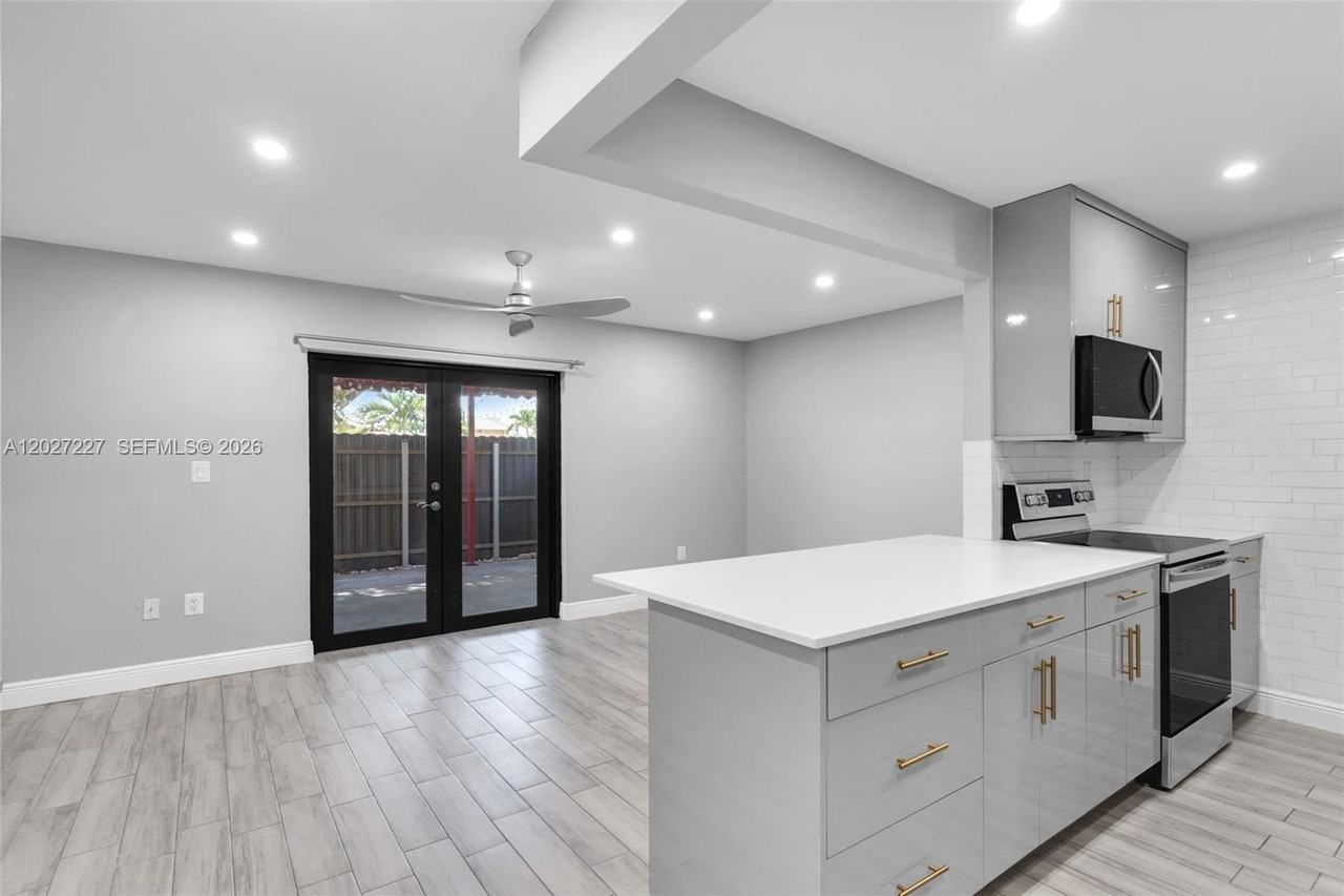 3771 Sw 99th Ave - Photo 5 of 8
