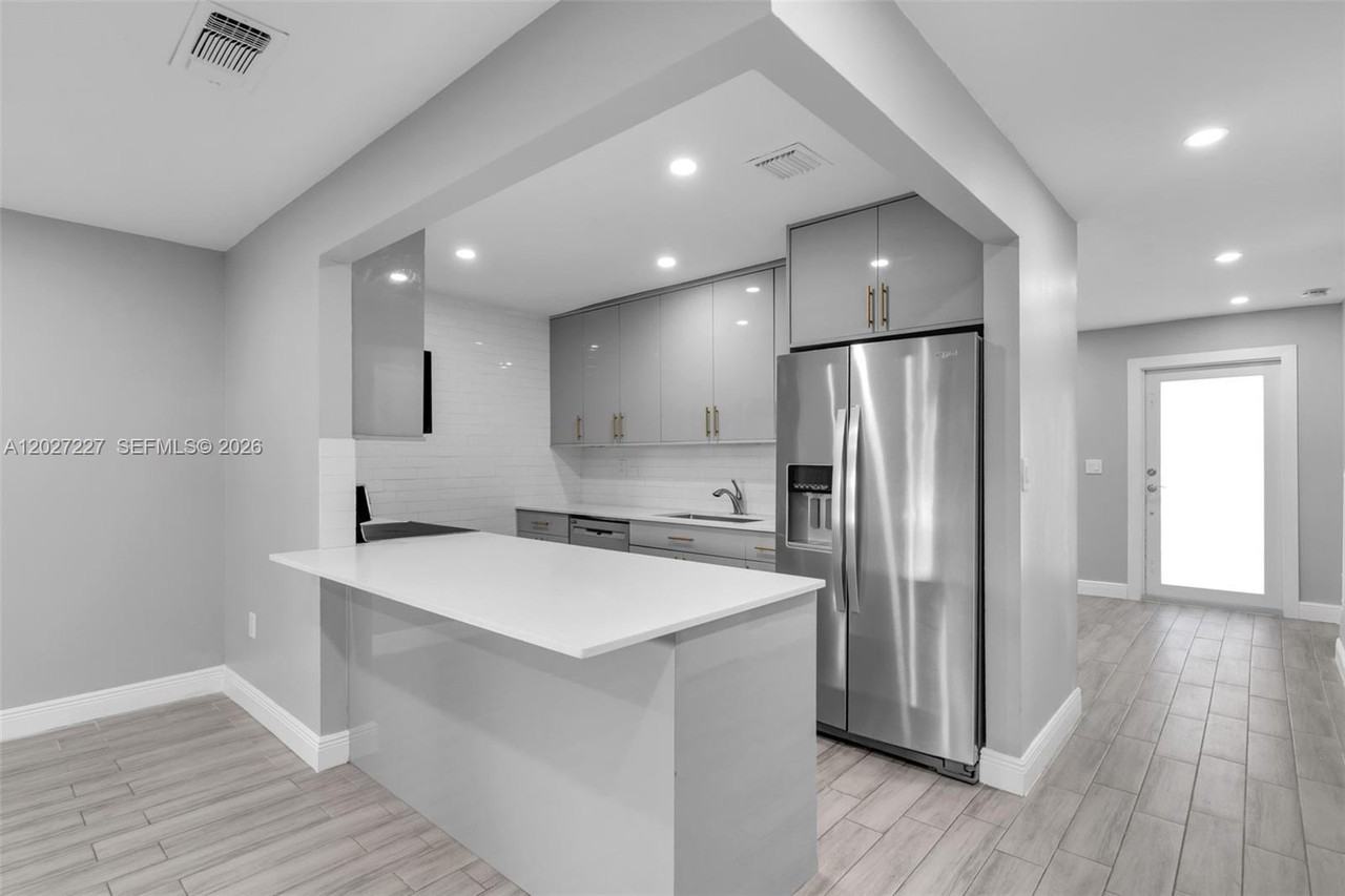 3771 Sw 99th Ave - Photo 7 of 8