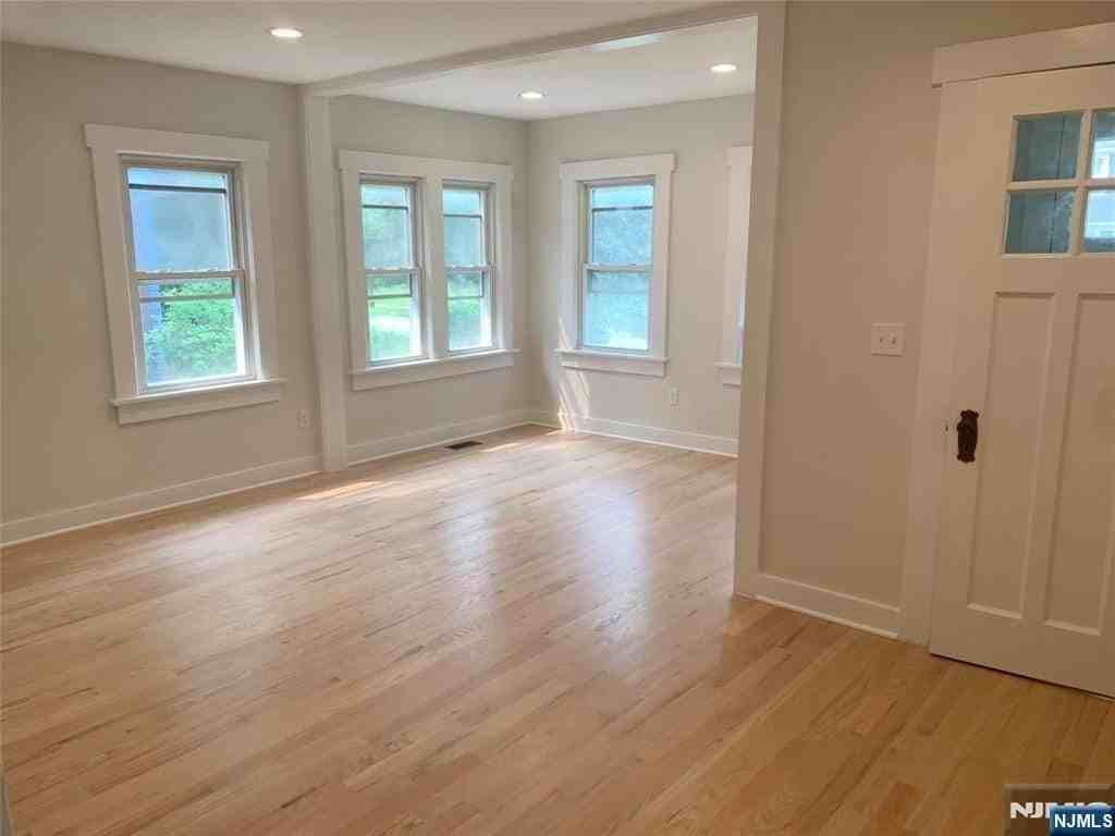 46 Brookfield Rd - Photo 4 of 13