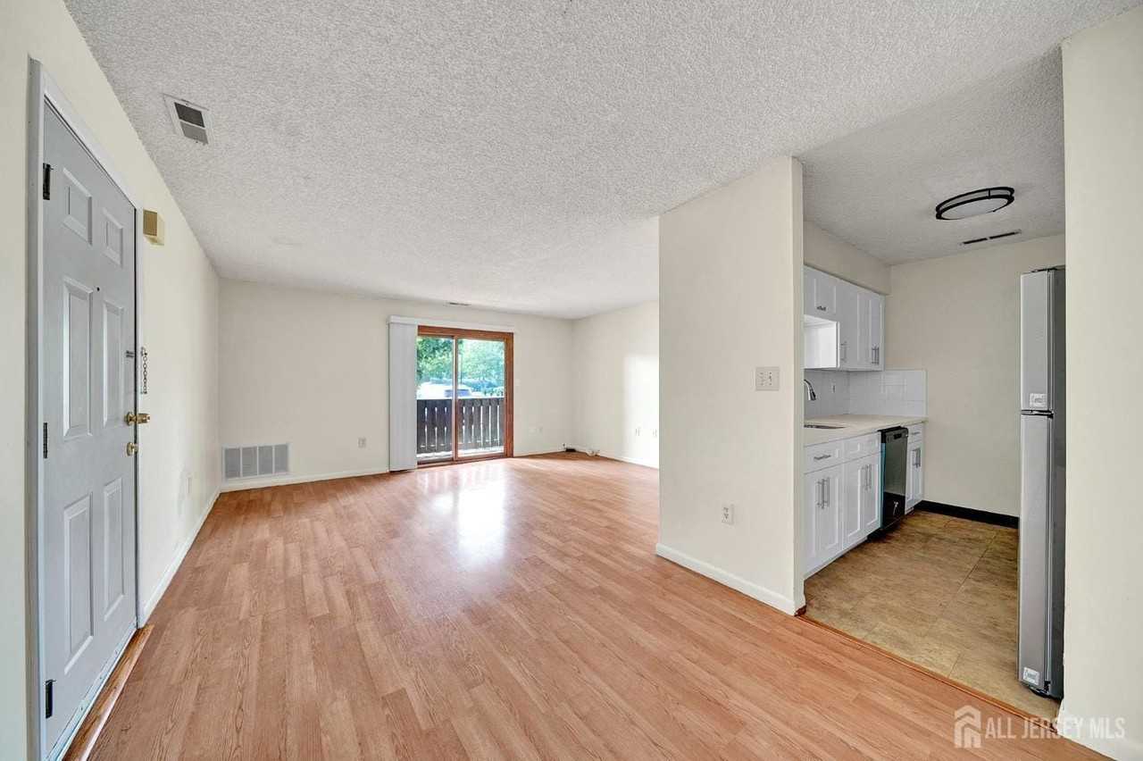 601 Ravens Crest Dr - Photo 4 of 19