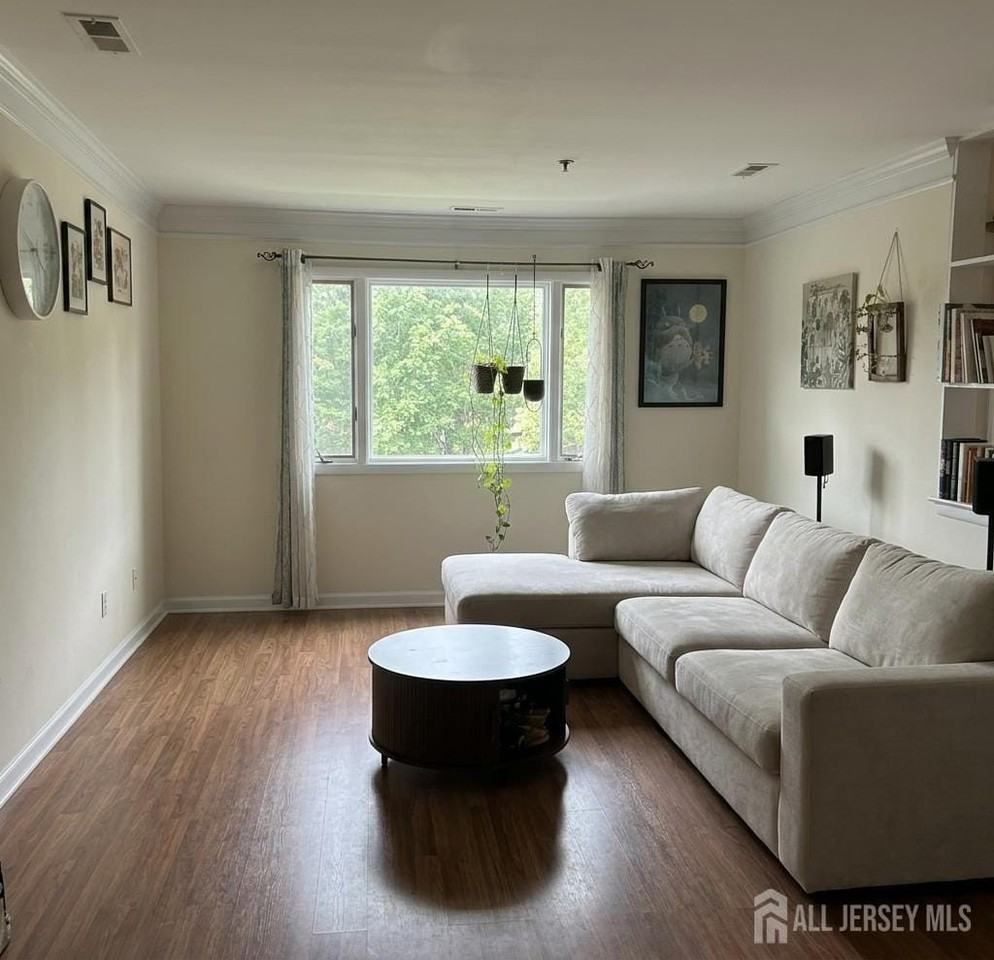 1306 Sayre Dr - Photo 2 of 18