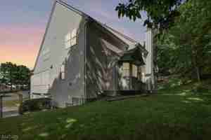 featured image of 8 Pring Ct