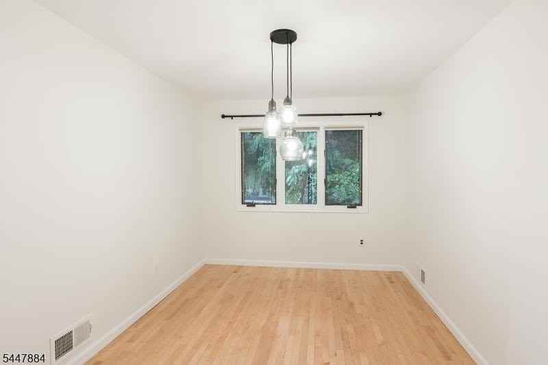 89 Continental Rd - Photo 5 of 38
