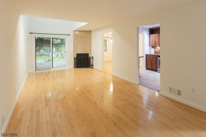 89 Continental Rd - Photo 6 of 38