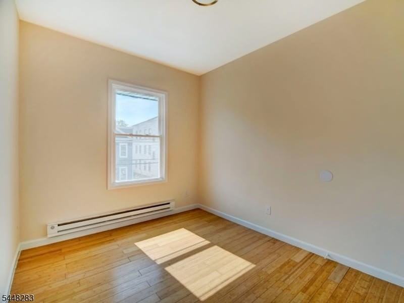 179 22nd St - Photo 4 of 17