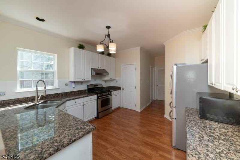 5 Hansom Rd - Photo 5 of 43