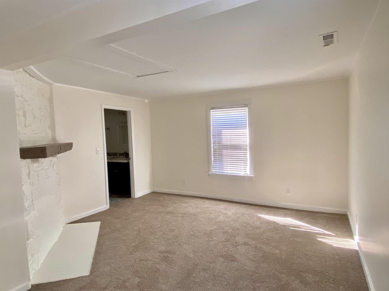 29 Warren Ct #1 - Photo 3 of 16
