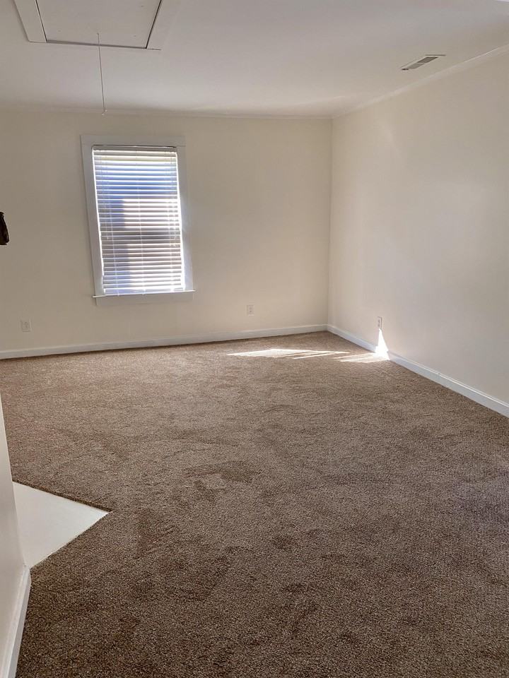 29 Warren Ct #1 - Photo 4 of 16