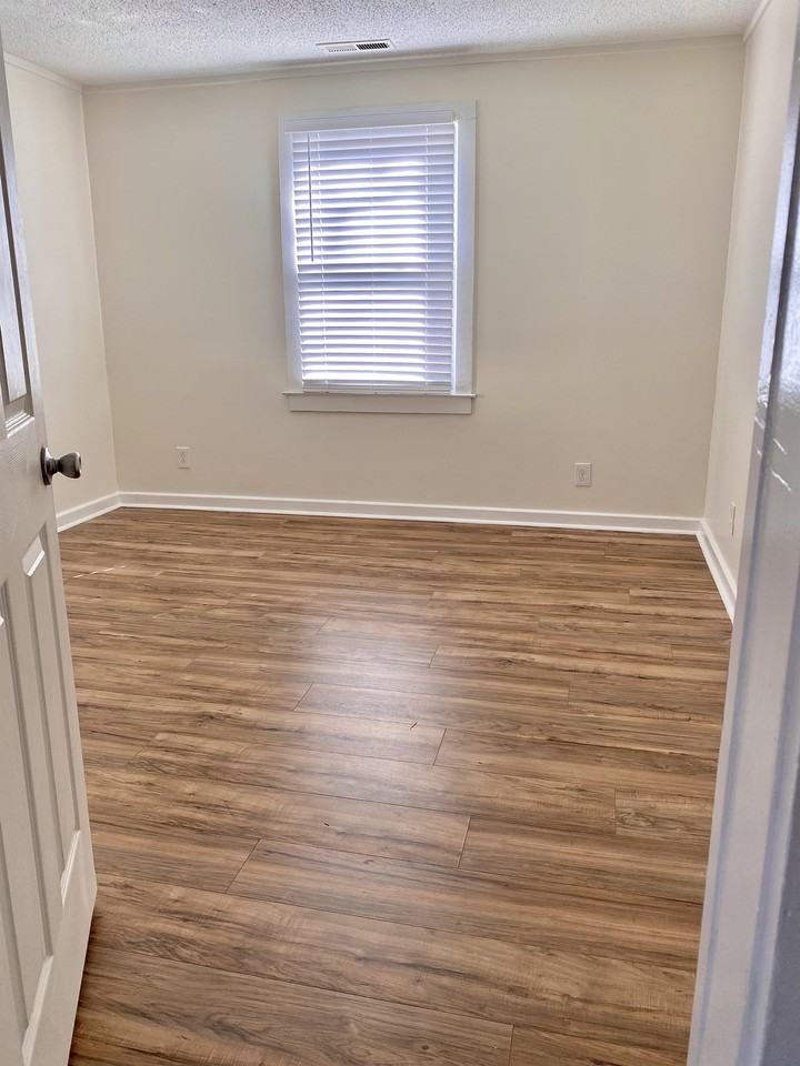 29 Warren Ct #1 - Photo 6 of 16