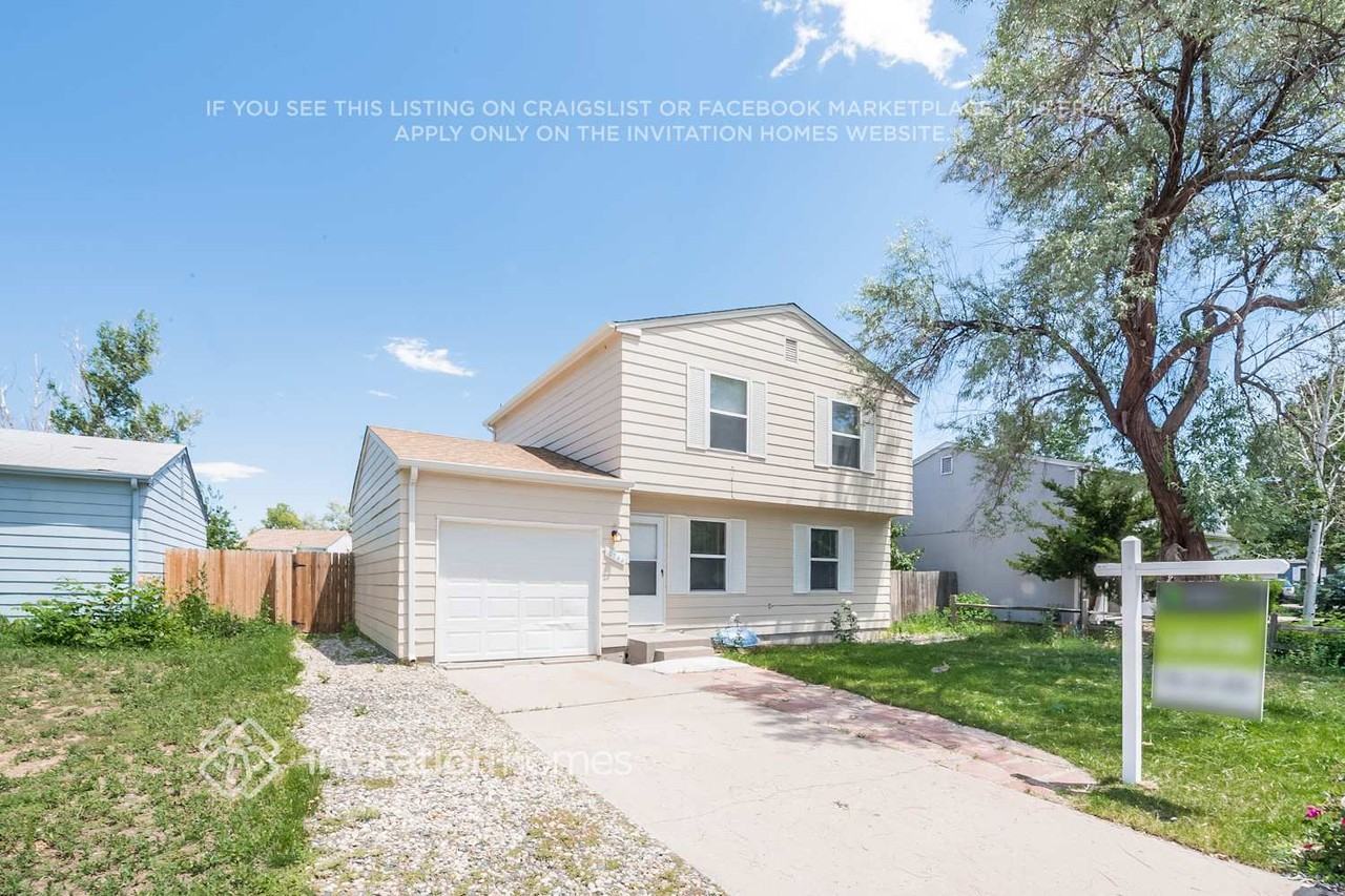 10744 Moore Cir - Photo 2 of 16