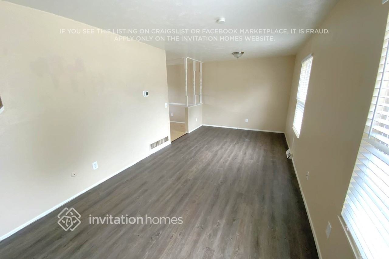 10744 Moore Cir - Photo 3 of 16