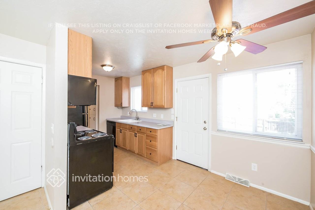 10744 Moore Cir - Photo 4 of 16