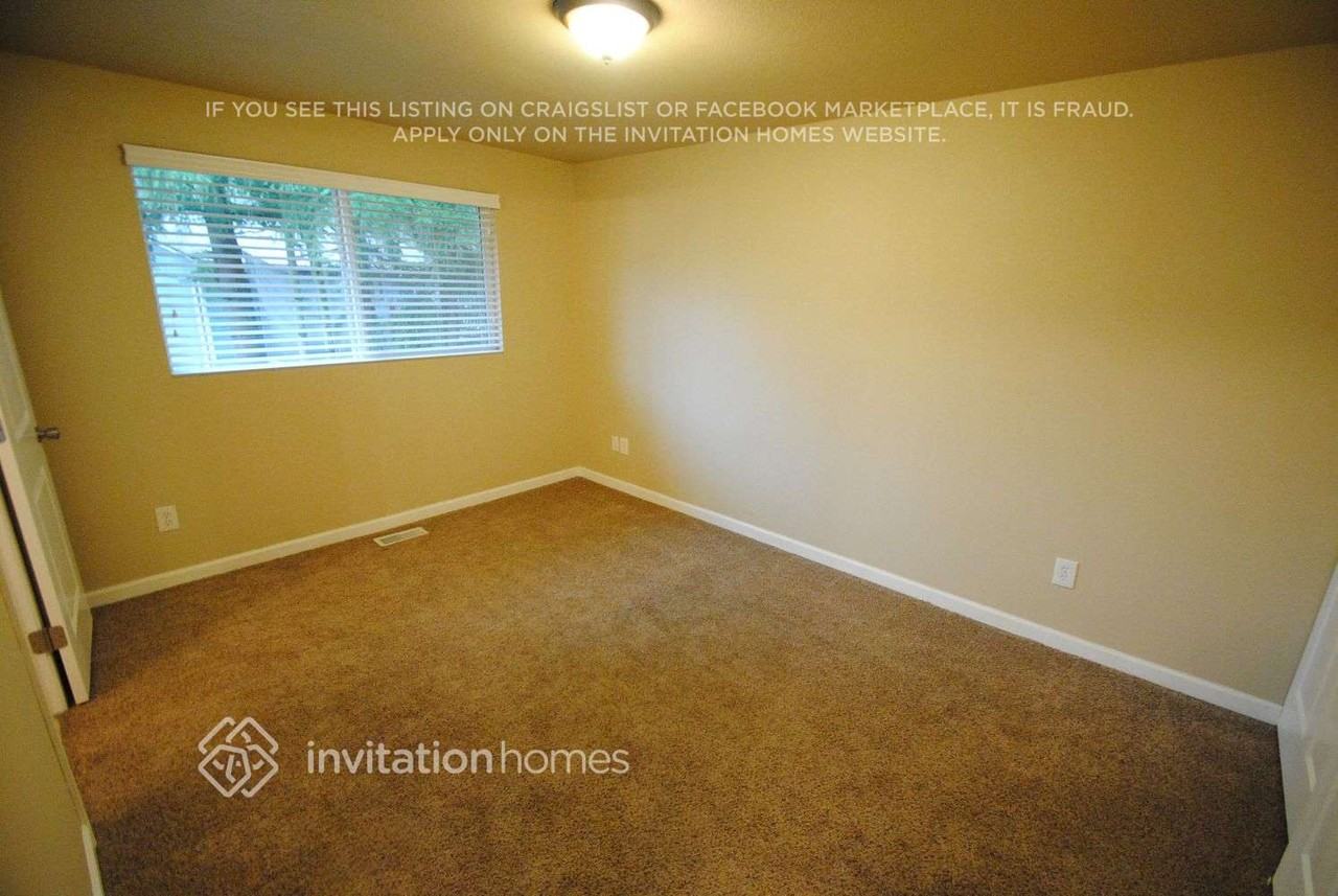 5415 144th Pl Ne - Photo 3 of 9