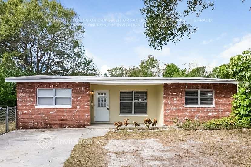 2160 Riviera Dr - Photo 2 of 23