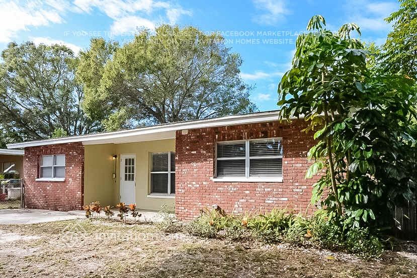 2160 Riviera Dr - Photo 3 of 23