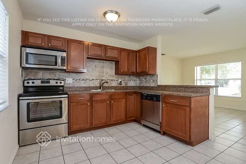 2160 Riviera Dr - Photo 6 of 23