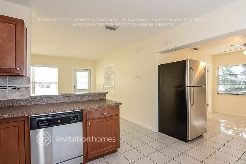2160 Riviera Dr - Photo 7 of 23
