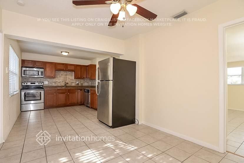 2160 Riviera Dr - Photo 6 of 20