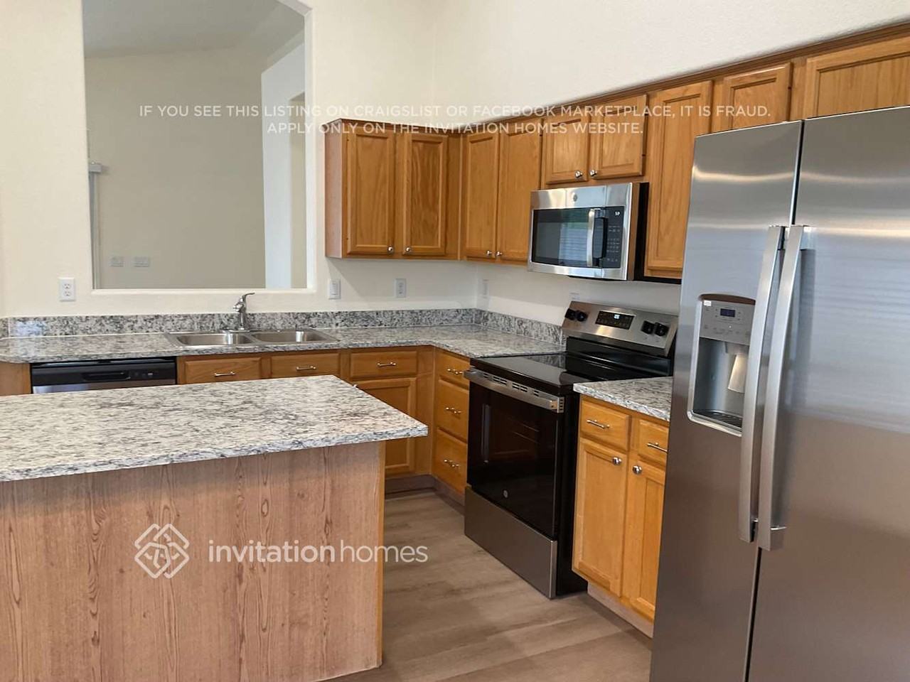 7161 W Pontiac Dr - Photo 4 of 12