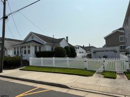 featured image of 104 N 35th Ave