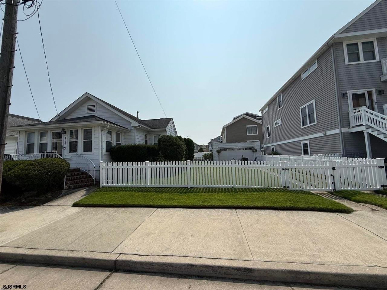 104 N 35th Ave - Photo 2 of 26
