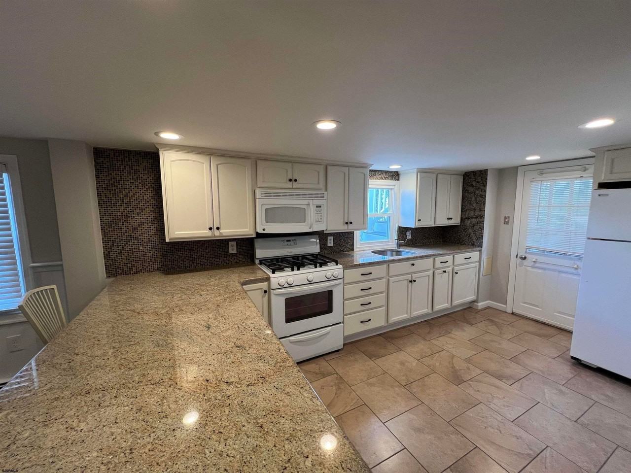 101 Atlantic Ave - Photo 4 of 21