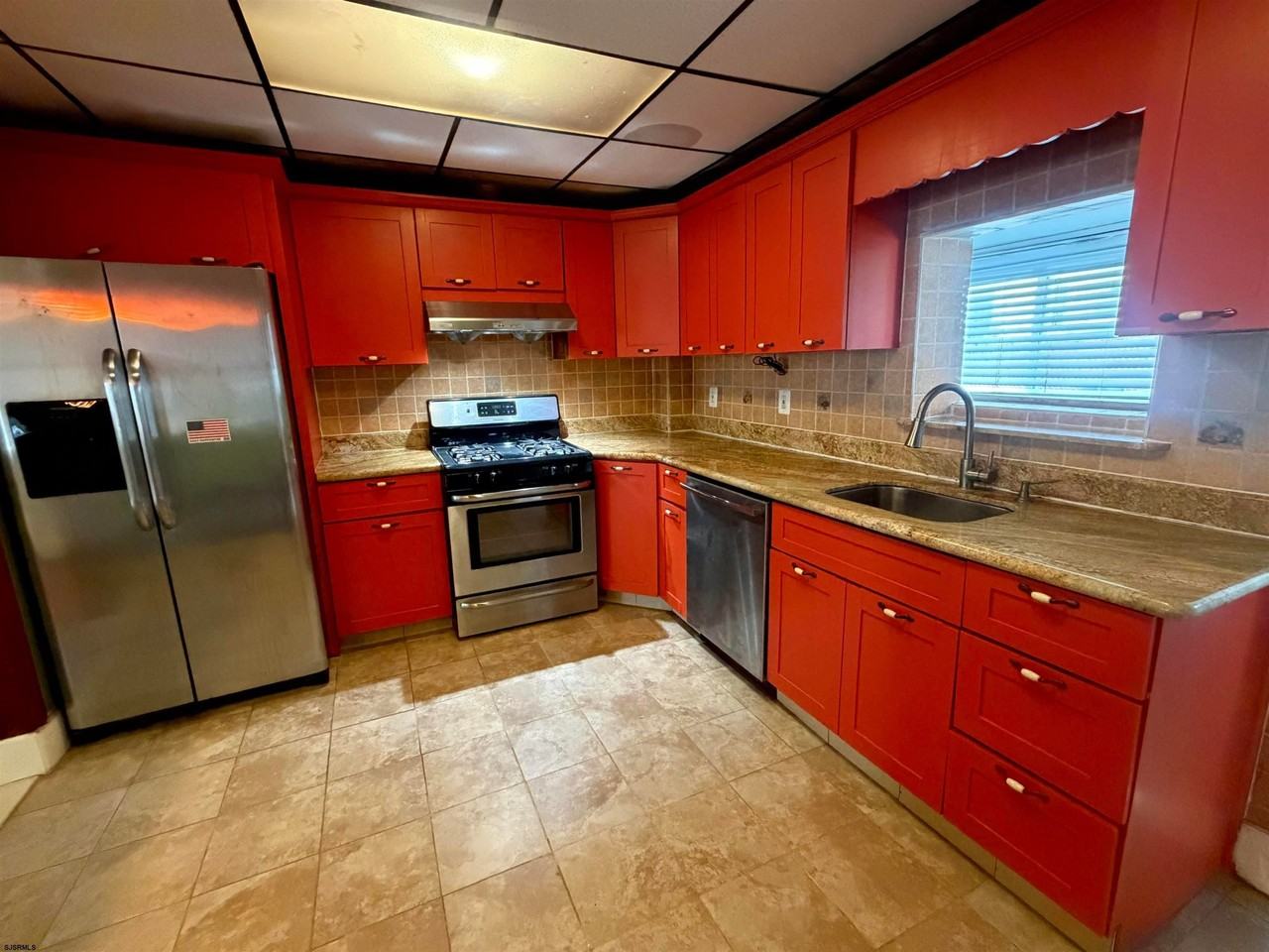 213 Arizona Ave - Photo 3 of 7