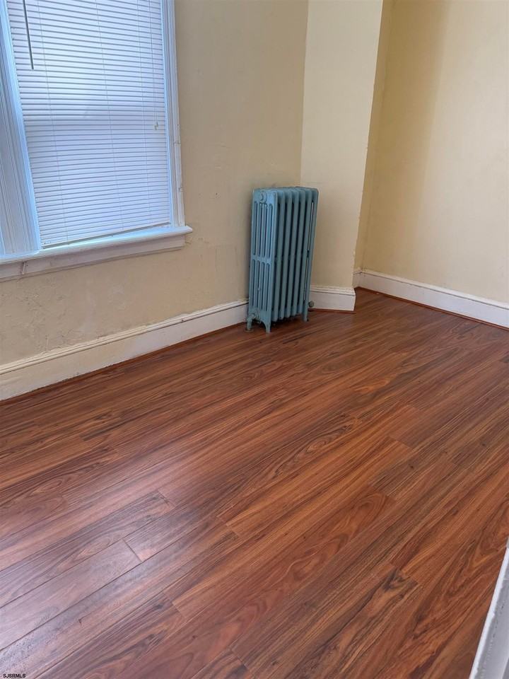 213 Arizona Ave - Photo 6 of 7