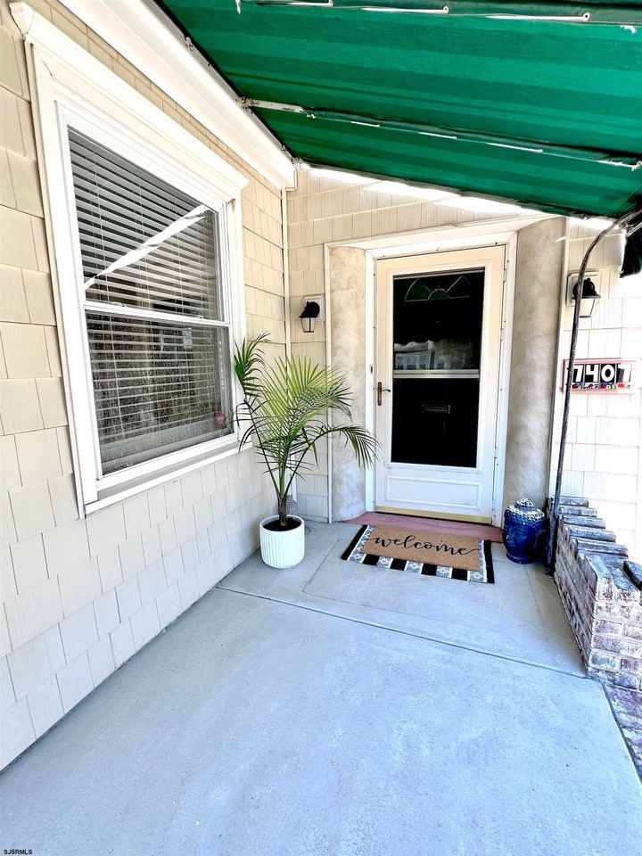 7407 Ventnor Ave - Photo 4 of 45