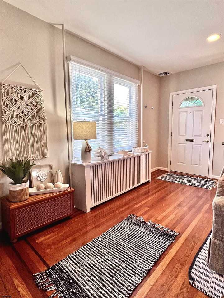 7407 Ventnor Ave - Photo 6 of 45