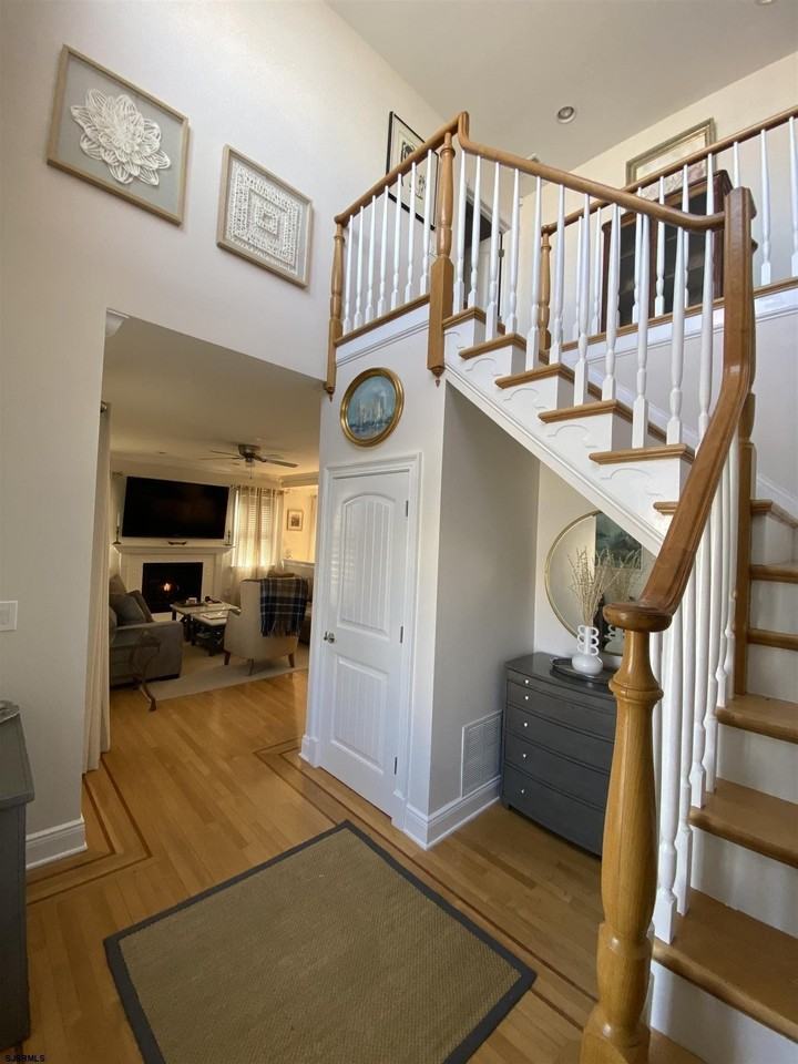 122 N Monroe Ave - Photo 4 of 21