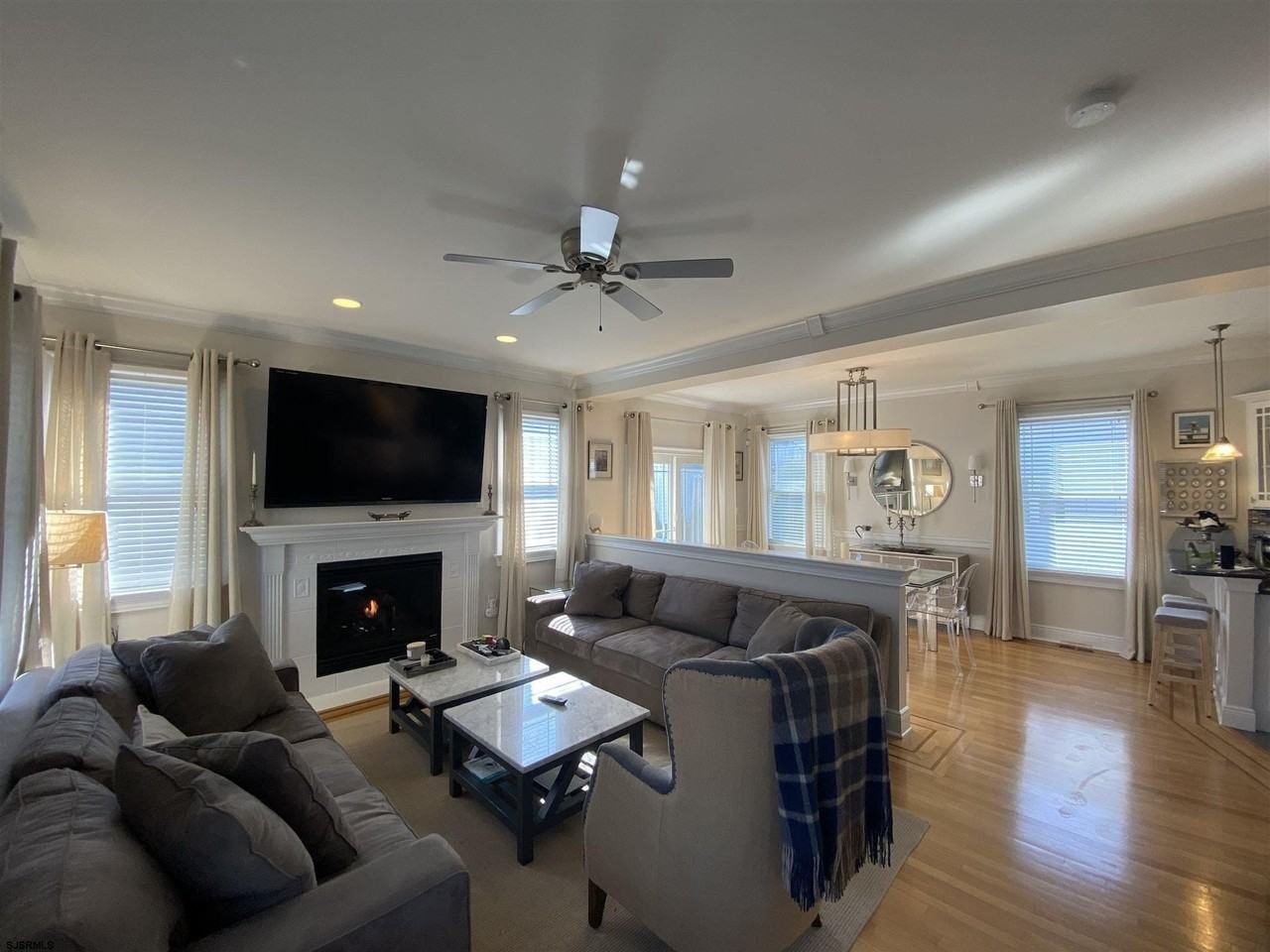 122 N Monroe Ave - Photo 5 of 21