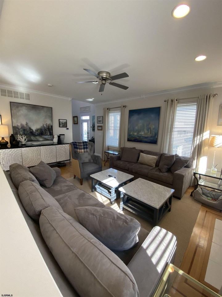 122 N Monroe Ave - Photo 6 of 21