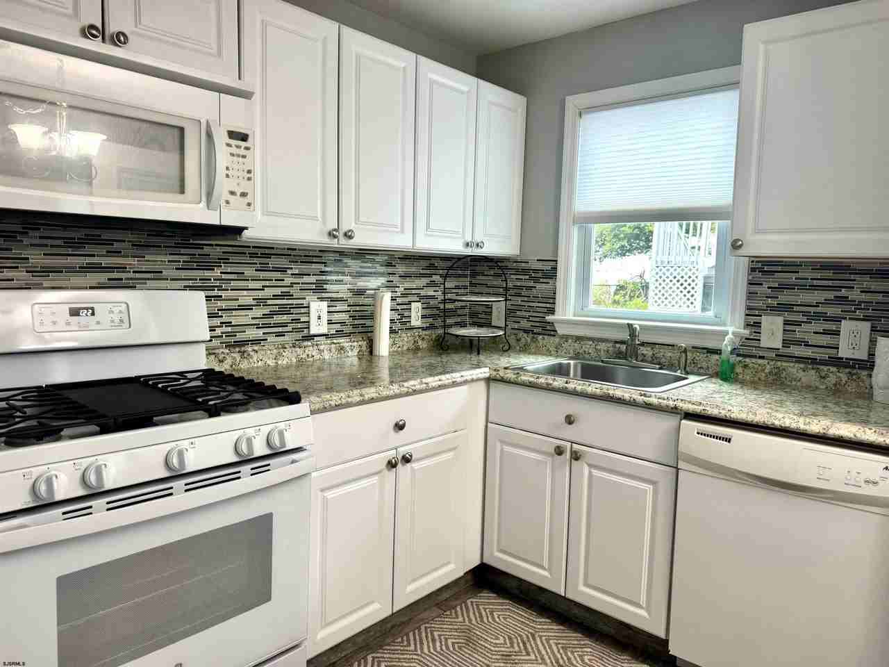 117 N Wilson Ave - Photo 7 of 19