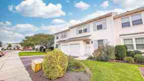 310 Seashell Ln - Photo 1 of 1
